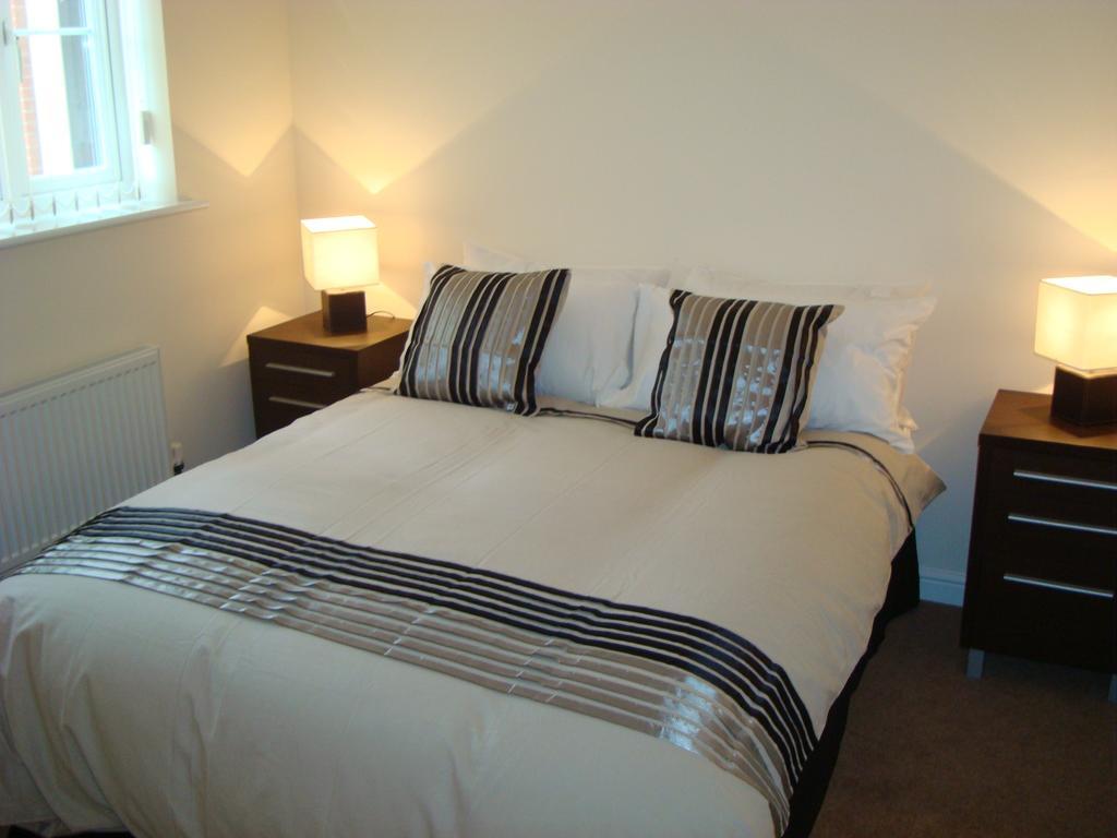 At Home In The City Serviced Apartments Newport Kültér fotó